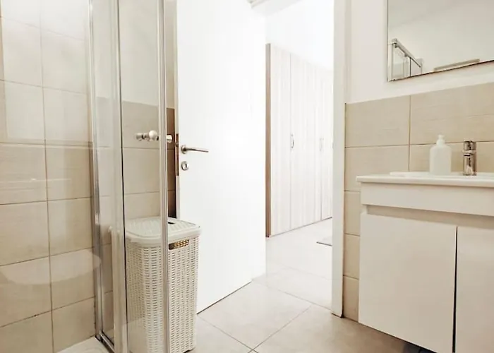 Sunny Haven * Saint Julian's