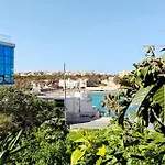 Sunny Haven 아파트
