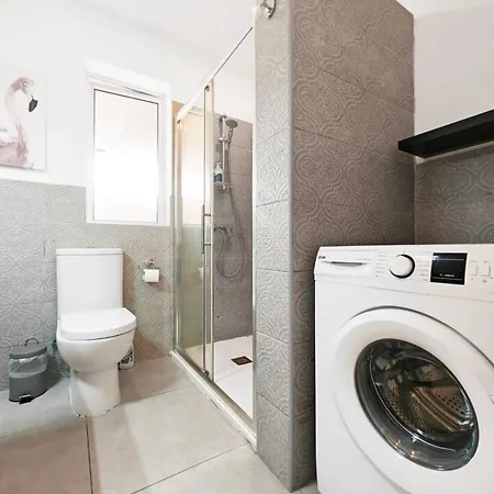 Sunny Haven Apartment *