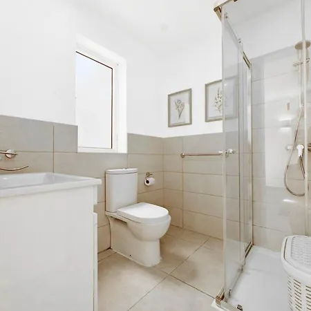 Sunny Haven Apartment