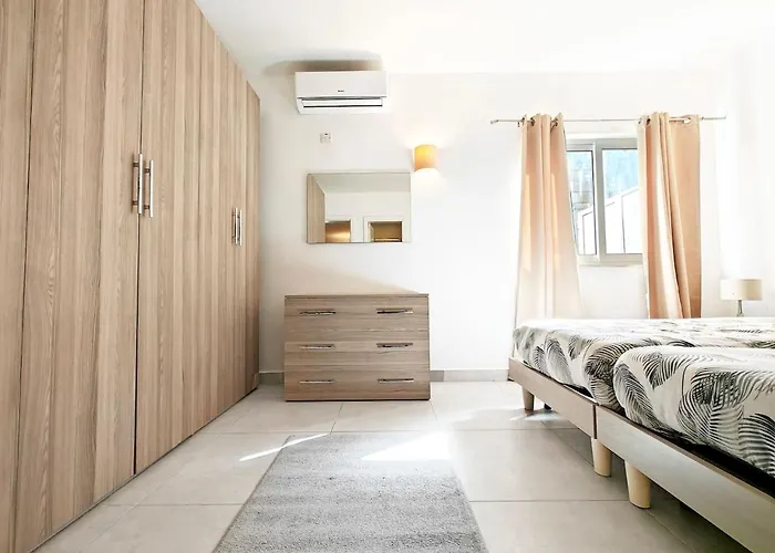 Sunny Haven Apartament *